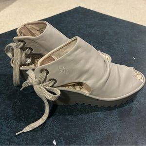 Fly London women’s wedge back tie sandal. Size 39 (8.5)